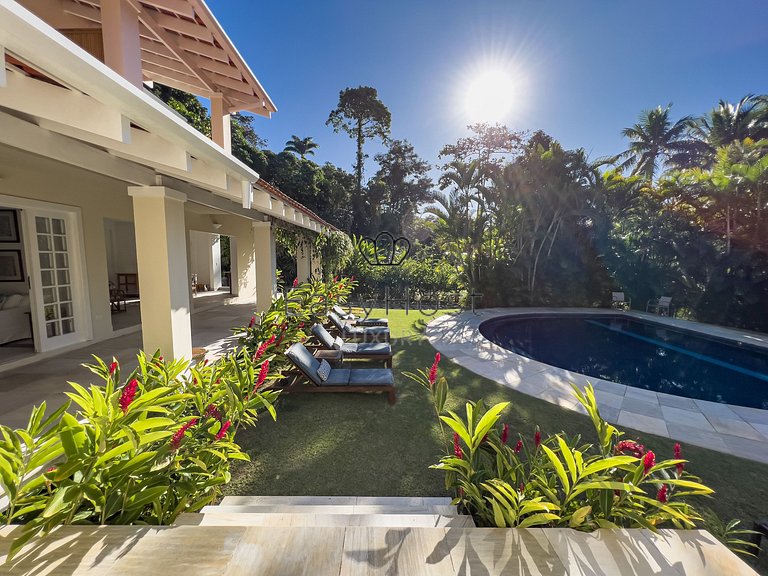 House for rent in Paraty with pool in exclusive condominium