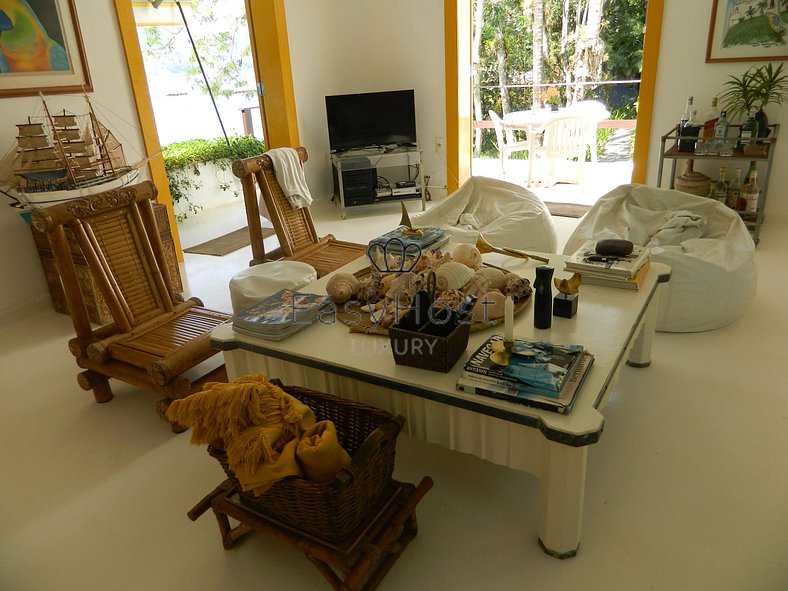 House for sale in Angra dos Reis by the sea