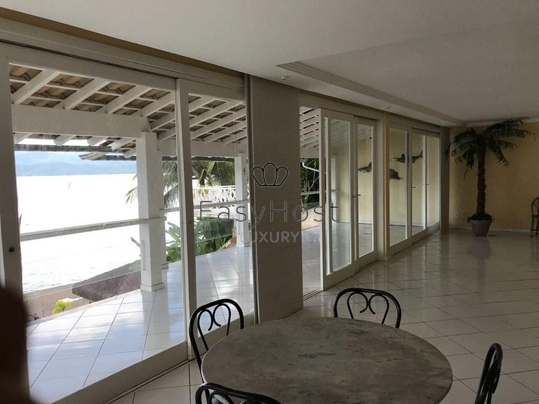 House for sale in Angra dos Reis by the sea