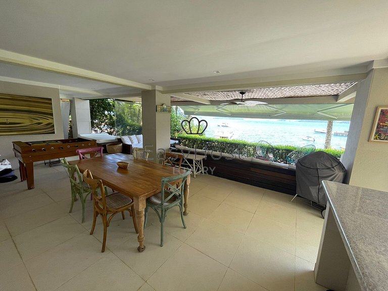 House for sale in Angra dos Reis in condominium