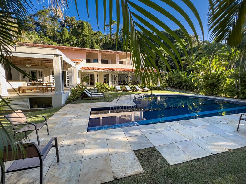 House for sale in Paraty with pool and gourmet area in exclu