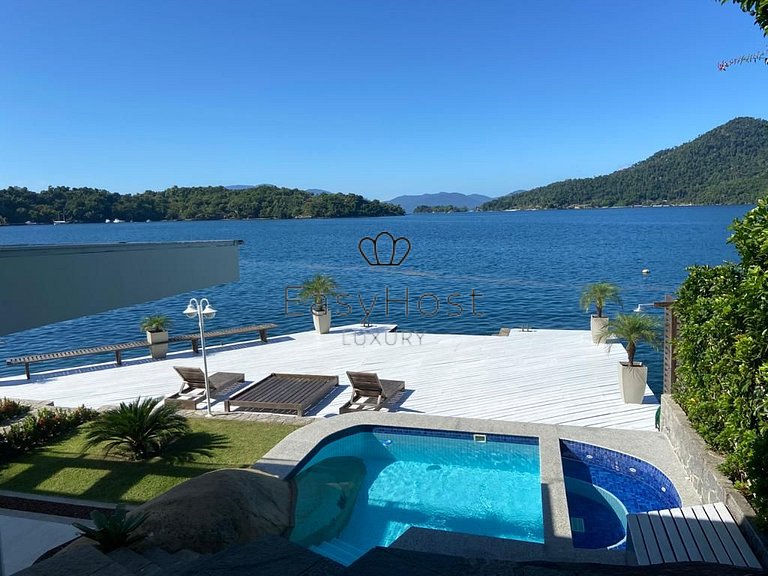 Luxury house by the sea for sale in Angra dos Reis