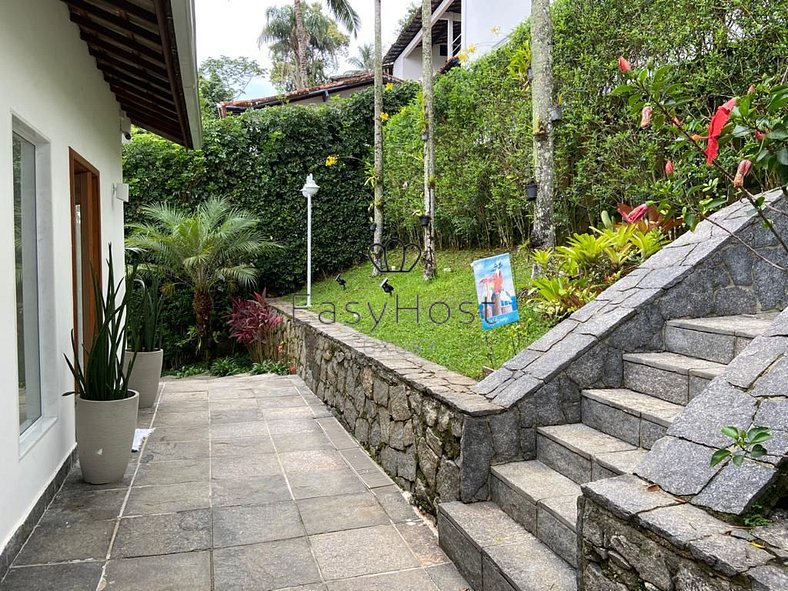 Luxury house by the sea for sale in Angra dos Reis