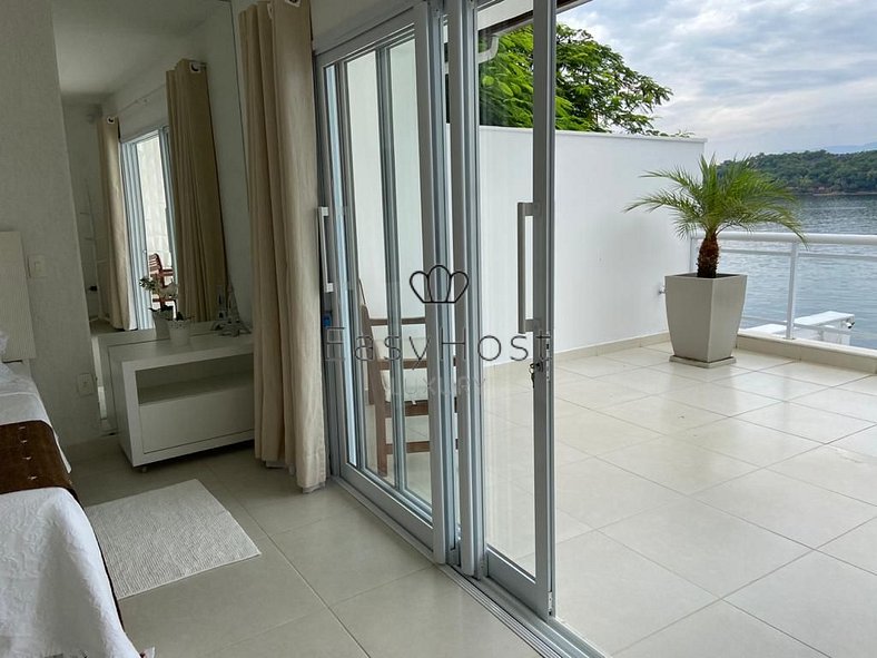 Luxury house by the sea for sale in Angra dos Reis