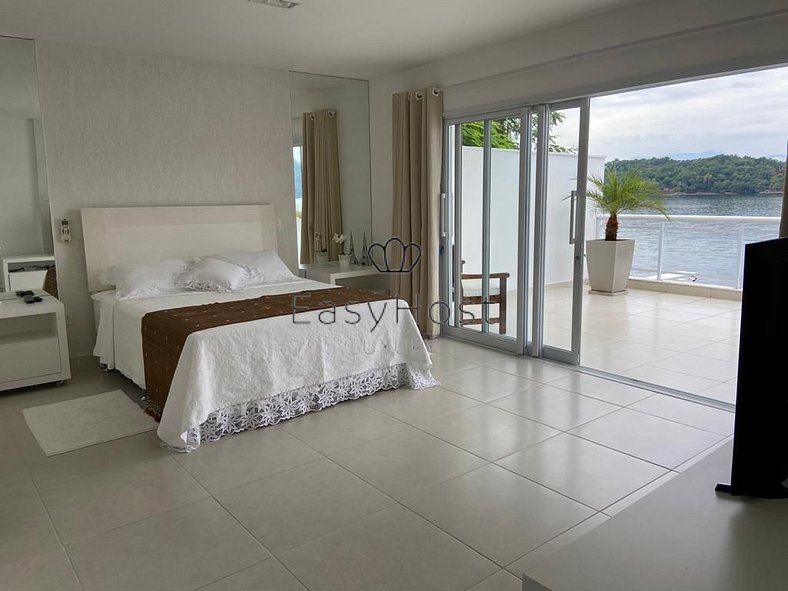 Luxury house by the sea for sale in Angra dos Reis