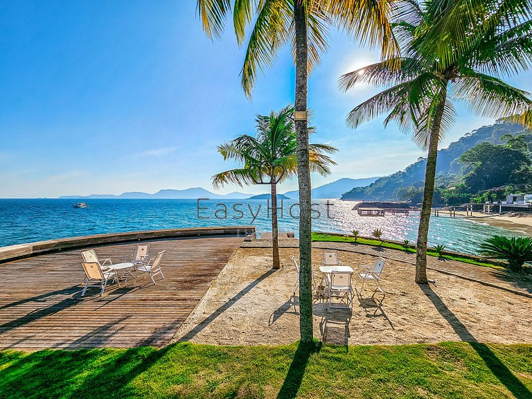 Luxury house for rent in Angra dos Reis with infinity pool -