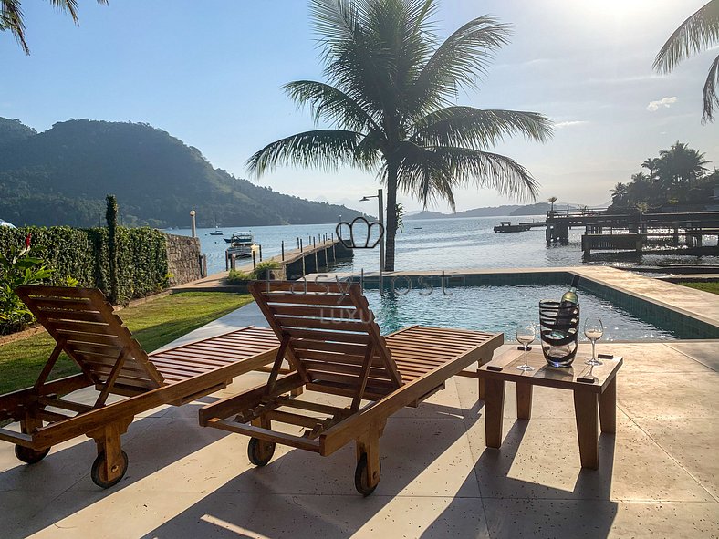 Luxury house rental in Angra dos Reis