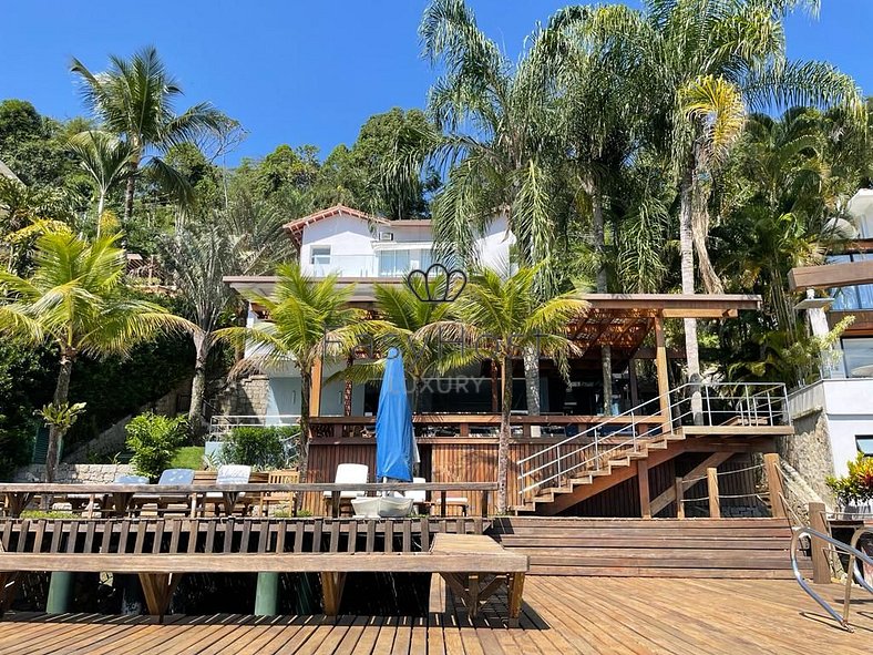 Luxury house rental in Angra dos Reis