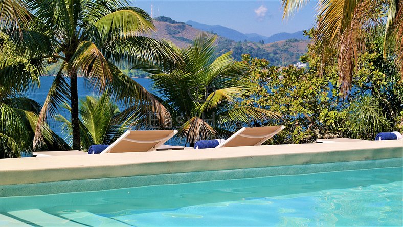 Luxury house rental in Angra dos Reis