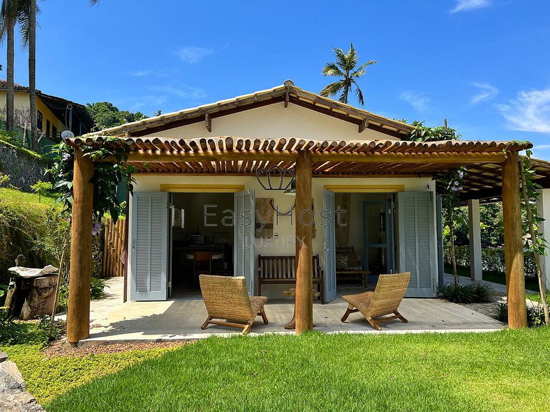 Luxury house rental in Angra dos Reis with beach and pool