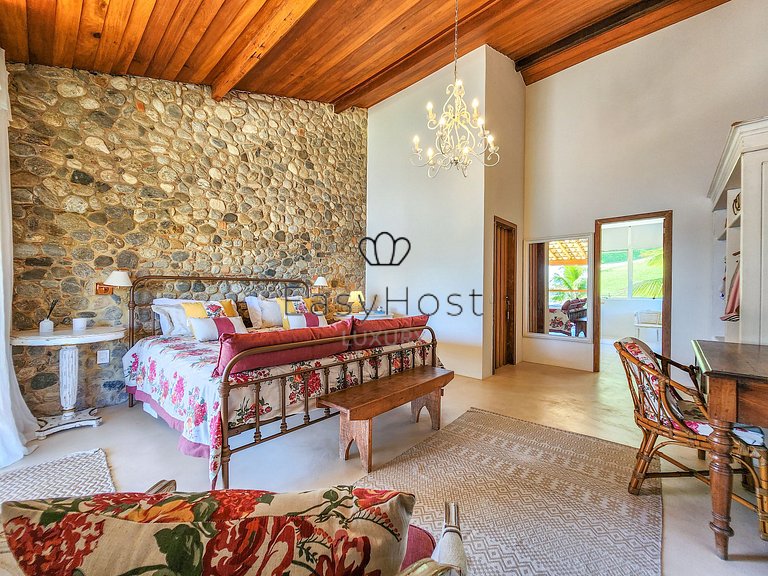 Luxury house rental in Angra dos Reis with beach and pool