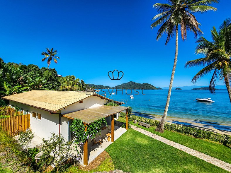 Luxury house rental in Angra dos Reis with beach and pool