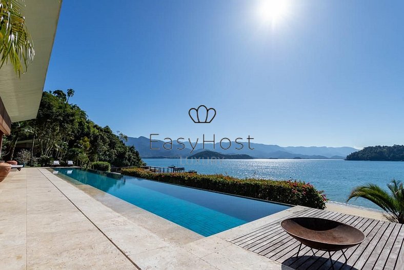 Luxury house rental in Angra dos Reis with pool and beach -