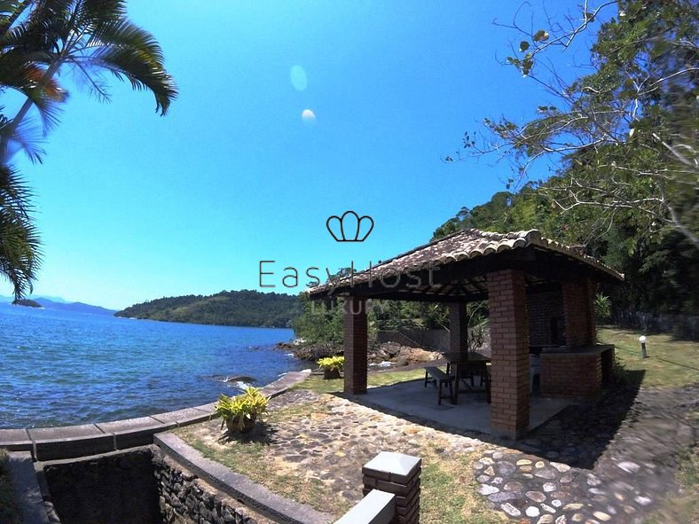 Terreno frente al mar en venta en Angra dos Reis con 03 habi